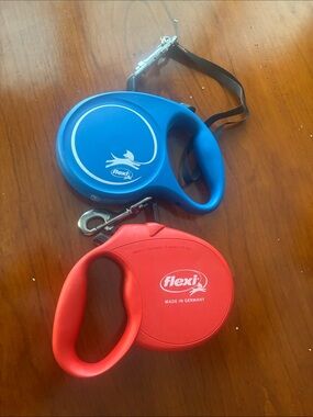 Flexi Retractable Dog Leashes - Blue & Red